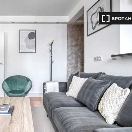 Rent this 2 bed apartment on 6 Impasse de Lévis in 75017 Paris, France