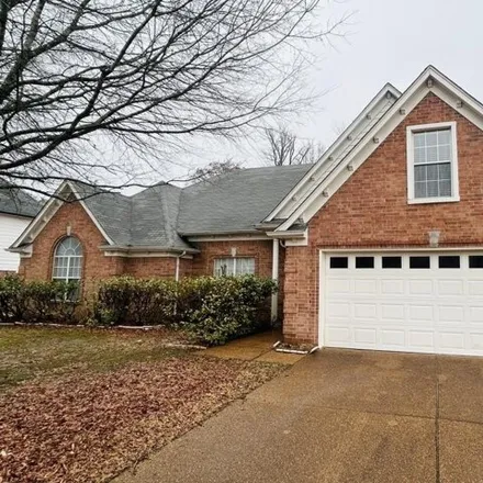 Rent this 3 bed house on 1392 River Bank Cove in Collierville, TN 38017