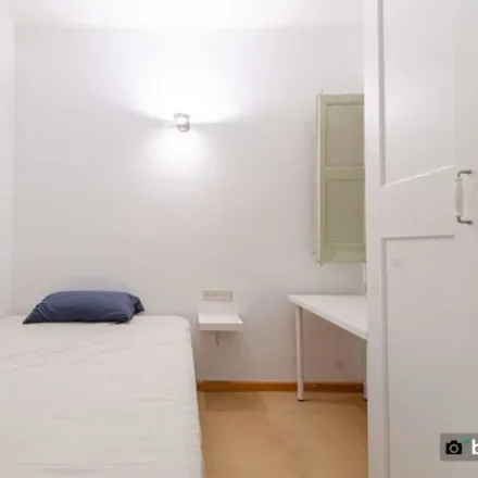 Rent this 3 bed room on Casa Ruiz Granel in Carrer de Muntaner, 515