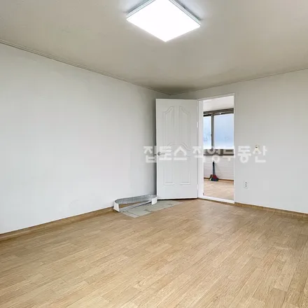 Rent this studio apartment on 서울특별시 관악구 봉천동 1658-21