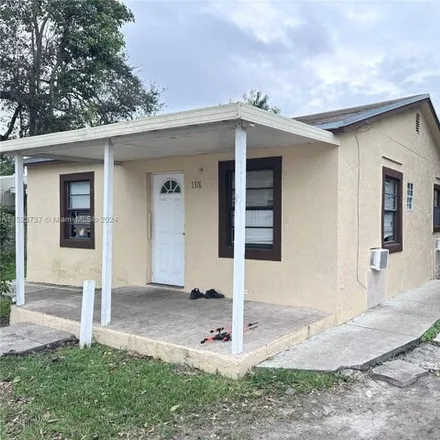 Rent this 1 bed house on 1376 Northwest 103rd Street in Pinewood, Miami-Dade County