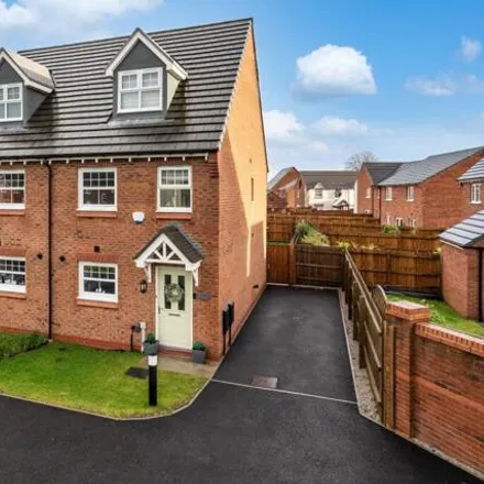 Buy this 3 bed townhouse on Barley Close in Aspull, WN2 1BZ