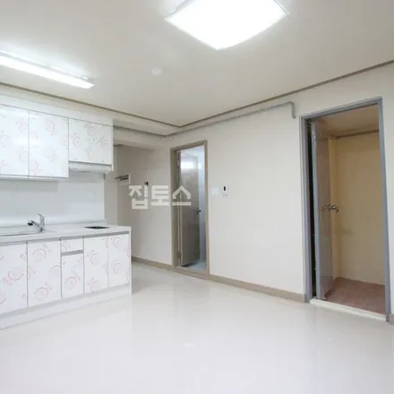 Rent this 1 bed apartment on 서울특별시 강남구 역삼동 789-26