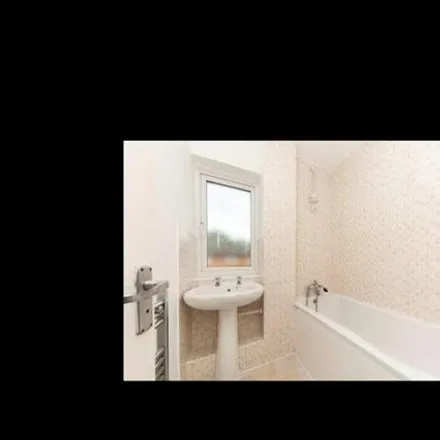 Image 9 - 3 Glentanner Way, London, SW17 0PQ, United Kingdom - Townhouse for rent