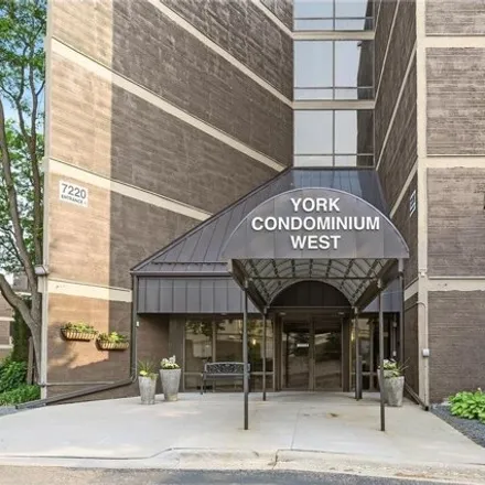 Buy this 3 bed condo on 7220 York Avenue South in Edina, MN 55435
