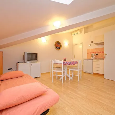 Rent this 1 bed apartment on 52100 Pješčana Uvala
