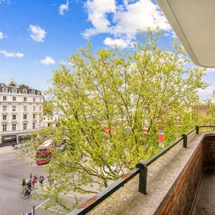 Image 3 - Melton Court, London, London, Sw7 - Apartment for rent