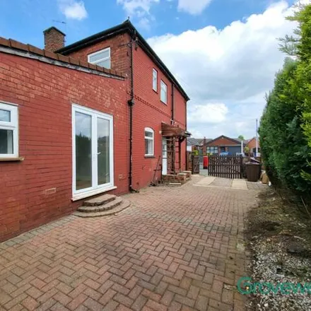 Rent this 4 bed duplex on Barton Road in Pendlebury, M27 5LL