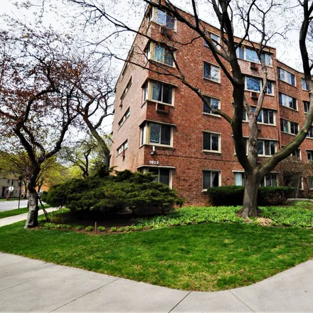 Buy this 3 bed house on 1918-1922 West Hood Avenue in Chicago, IL 60660