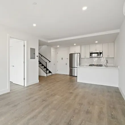 Image 4 - 25-86 41st Street, New York, NY 11103, USA - House for rent