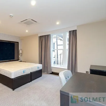 Rent this studio apartment on 61-63 Gloucester Terrace in London, W2 3DL