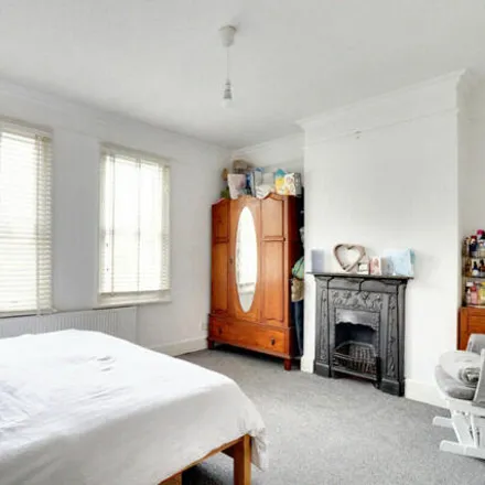 Image 7 - Margaret Road, London, RM2 5SH, United Kingdom - Townhouse for sale