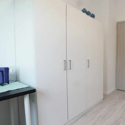 Rent this 3 bed room on Sporna in 90-228 Łódź, Poland