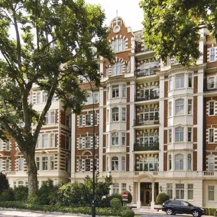 Rent this 4 bed apartment on Prince Albert Road in London, NW8 7EH