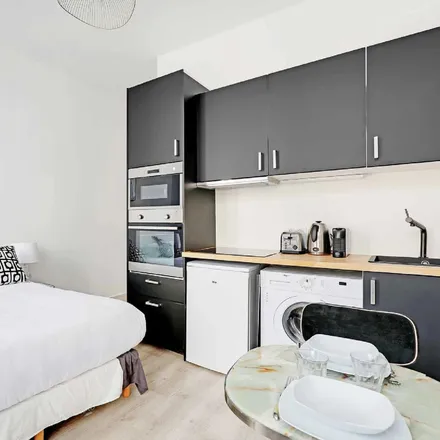 Rent this 1 bed apartment on 116 Rue de Belleville in 75020 Paris, France