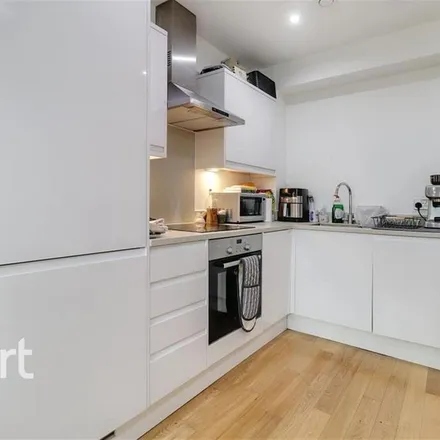 Rent this 1 bed apartment on Government office in Lansdowne Road, London