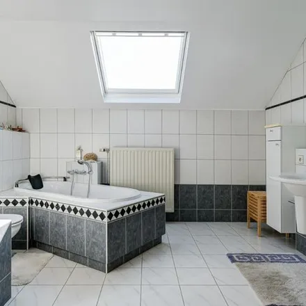 Rent this 3 bed apartment on Rafnusstraat 54 in 3530 Houthalen-Helchteren, Belgium