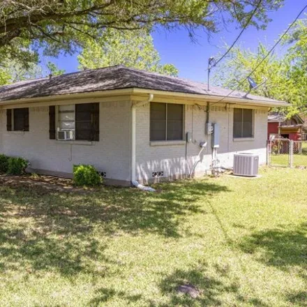 Image 6 - 114 Oak Street, Lone Oak, Hunt County, TX 75453, USA - House for sale