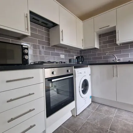 Rent this 5 bed duplex on 86 Coombe Road in Brighton, BN2 4EE