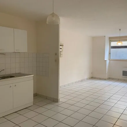 Rent this 2 bed apartment on 9 Impasse du Hibou in 26500 Bourg-lès-Valence, France