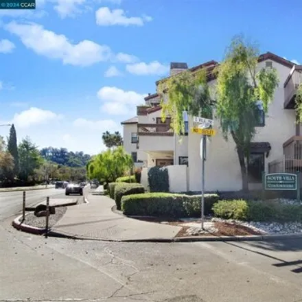 Buy this 1 bed condo on Olympic Boulevard in Saranap, Contra Costa County