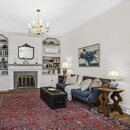 Image 5 - 1629 Hinman Avenue, Evanston, IL 60201, USA - Condo for sale