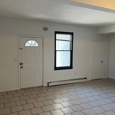 Image 6 - 350 S Broadway Apt 2, Lawrence, Massachusetts, 01843 - Townhouse for rent