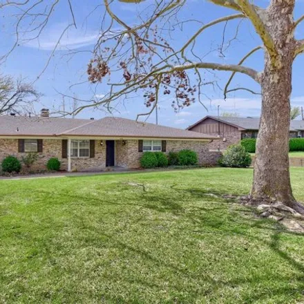Buy this 6 bed house on 3608 West Houston Street in Sherman, TX 75092