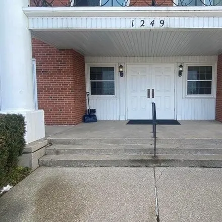 Image 6 - 1231 Lakeshore Drive, Muskegon, MI 49441, USA - Condo for sale