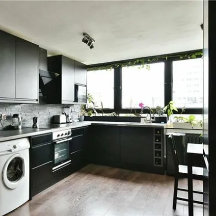 Image 6 - Charlotte Despard Avenue, London, SW11 5HN, United Kingdom - Apartment for sale
