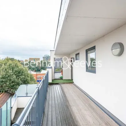 Image 7 - Bricklayers Arms Flyover, London, SE1 5UU, United Kingdom - Apartment for rent