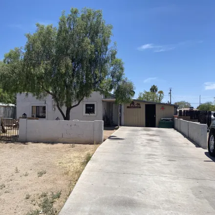 Buy this 3 bed house on 1721 North 26th Place in Phoenix, AZ 85008