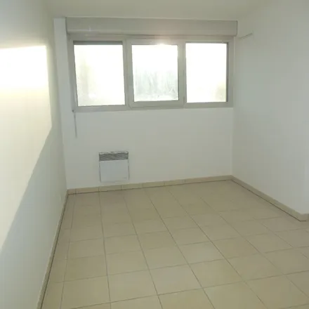 Rent this 3 bed apartment on 157 Rue Henri Desbals in 31100 Toulouse, France