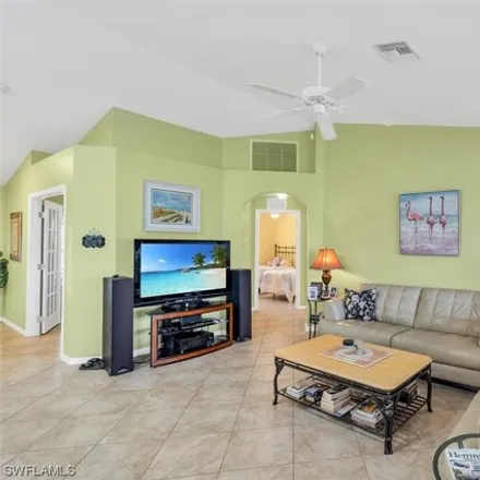 Image 3 - 1252 Northeast 20th Avenue, Cape Coral, FL 33909, USA - House for sale