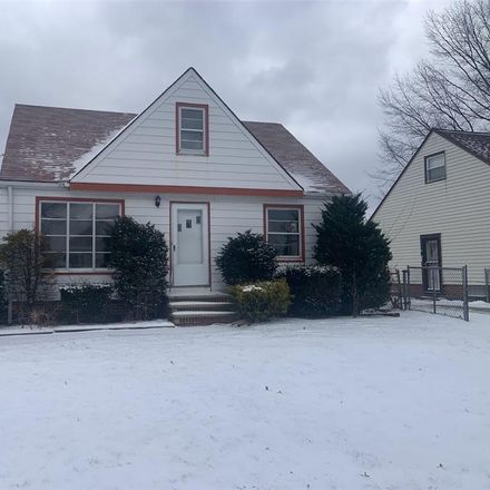 Rent this 3 bed house on E 220th St in Cleveland, OH