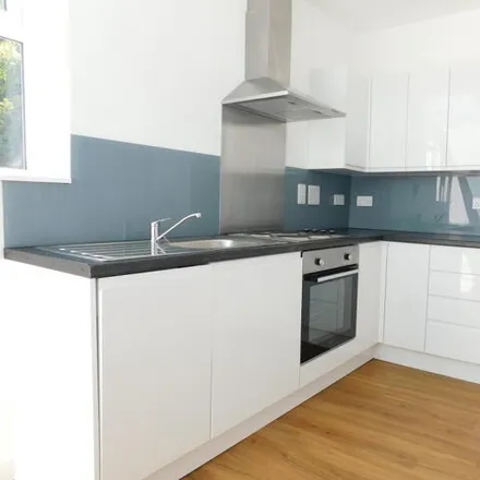 Rent this 2 bed townhouse on Queens Place in London, SM4 5DF