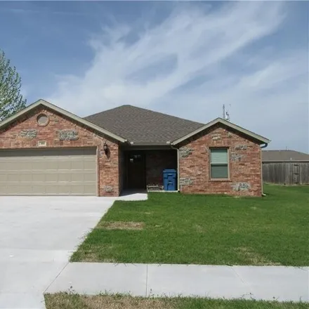 Rent this 3 bed house on 581 Red Oak Street in Gentry, Benton County