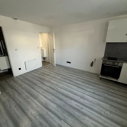 Rent this 1 bed apartment on Résidence Les Orchidées in Rue Nationale, 69560 Sainte-Colombe