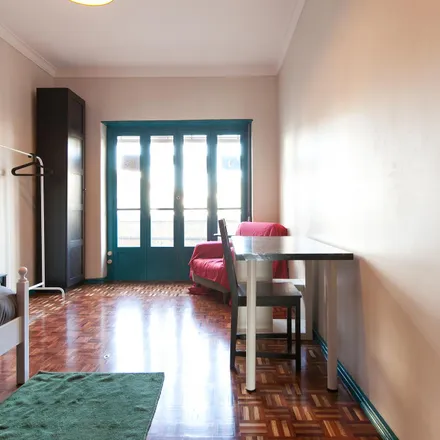 Rent this 4 bed room on Teatro Helena Sá e Costa in Rua da Escola Normal, 4000-045 Porto
