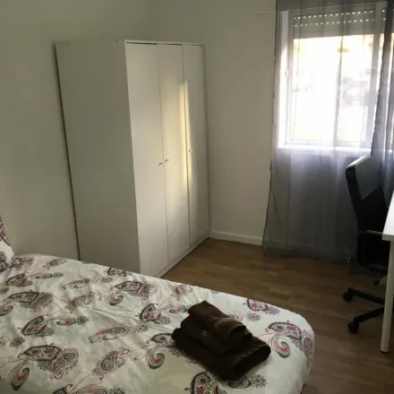 Rent this 4 bed apartment on unnamed road in 4460-237 Matosinhos, Portugal