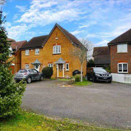 Buy this 3 bed house on Wood Lane in Kingsnorth, TN23 3AG
