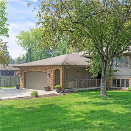 Image 2 - 14715 Dunbar Court, Apple Valley, MN 55124, USA - House for sale