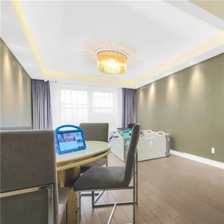 Image 2 - 25-40 Union Street, New York, NY 11354, USA - Apartment for sale