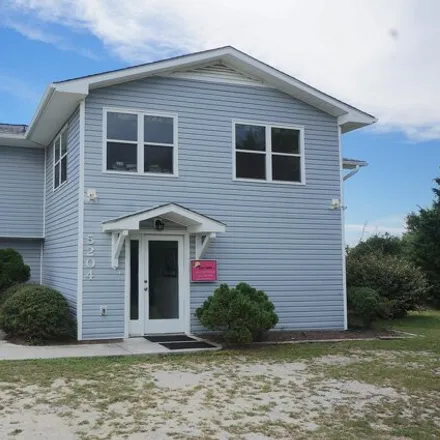 Image 1 - 5222 Ocean Drive, Emerald Isle, NC 28594, USA - House for rent