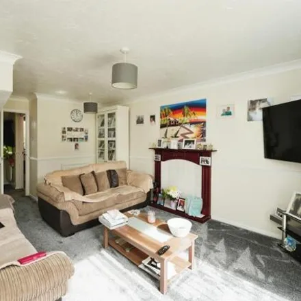 Image 2 - 26 Long Mead, Yate Rocks, BS37 7YT, United Kingdom - Townhouse for sale