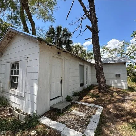 Rent this 1 bed house on Saint Michael and All Angels Episcopal Church in Katherine Street, Fort Myers