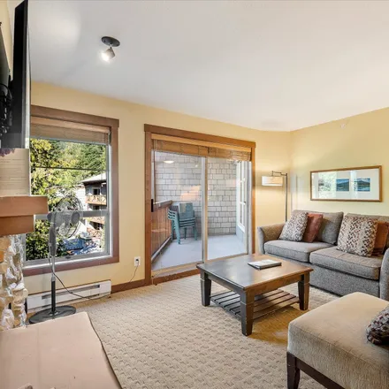 Image 2 - Horstman House, 4653 Blackcomb Way, Whistler Resort Municipality, BC V8E 0Y2, Canada - House for sale
