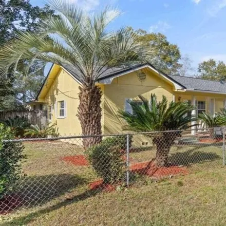 Buy this 4 bed house on 814 Dunkirk Street in Ensley, FL 32534