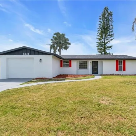 Buy this 3 bed house on 3239 Kenmore Drive in Gulf Gate Estates, Sarasota County
