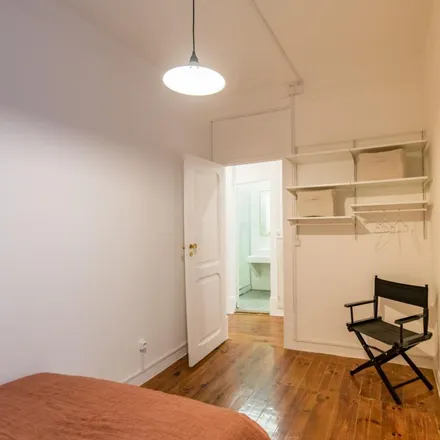 Rent this 6 bed apartment on Pastelaria Cordeiro in Rua Luciano Cordeiro, 1150-216 Lisbon